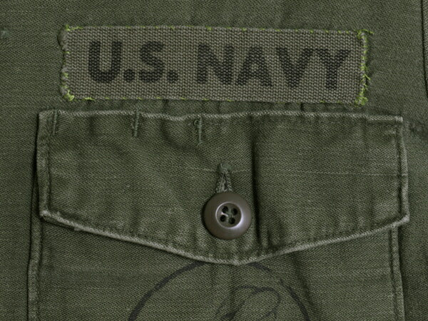 70s 米軍実物 USN ネイビー シービーズ コットン サテン ユーティリティ シャツ メンズ S 73年製 ヴィンテージ OG107 シャツ袖 4th USN 緑