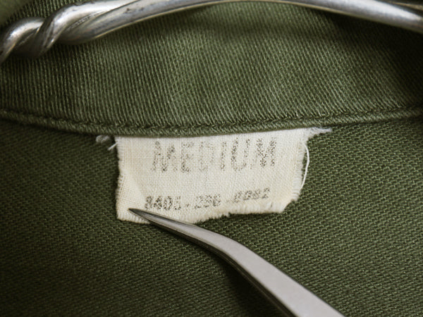 60s 米軍実物 US ARMY コットン サテン ユーティリティ シャツ M ヴィンテージ 60年製 OG107 筒袖 1st 後期 ミリタリー 軍物 ワッペン付き