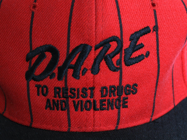 デッドストック 90s D.A.R.E 刺繍 ストライプ ベースボール キャップ フリーサイズ 帽子 トラッカー ワンポイント メッセージ 2トーン DARE
