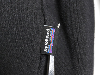 パタゴニア ロゴ 刺繍 スウェット フード パーカー メンズ XXL レディース 3XL / 18年製 アウトドア 裏起毛 プルオーバー 大きいサイズ 黒