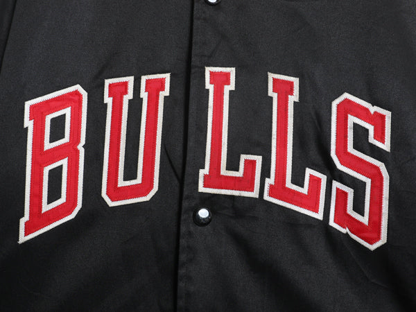 ブルズ ナイロン サテン スタジャン メンズ L / NBA オフィシャル ミッチェルアンドネス 中綿 キルティング ライナー ジョーダン バスケ 黒