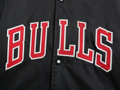 ブルズ ナイロン サテン スタジャン メンズ L / NBA オフィシャル ミッチェルアンドネス 中綿 キルティング ライナー ジョーダン バスケ 黒