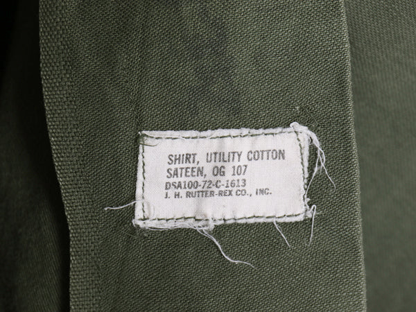 70s 米軍実物 USMC コットン サテン ユーティリティ シャツ S 程/ 72年製 ヴィンテージ OG107 シャツ袖 3rd 軍物 ミリタリー 海兵隊 カーキ