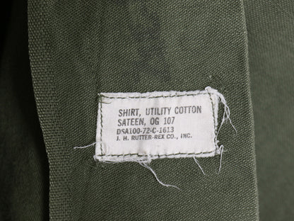 70s 米軍実物 USMC コットン サテン ユーティリティ シャツ S 程/ 72年製 ヴィンテージ OG107 シャツ袖 3rd 軍物 ミリタリー 海兵隊 カーキ