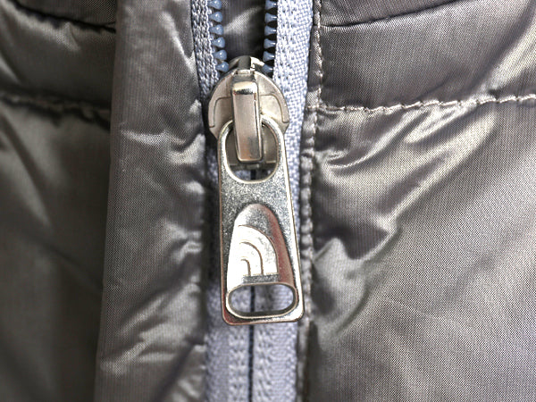 US企画 ノースフェイス ナイロン ダウン ベスト レディース M 古着 フルジップ キルティング 550フィル アウトドア 重ね着 ハイネック 企業