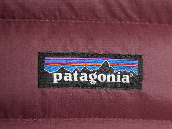パタゴニア ダウン セーター ベスト レディース M / 18年製 フルジップ 800フィル アウトドア パッカブル 重ね着 前開き パープル シンプル