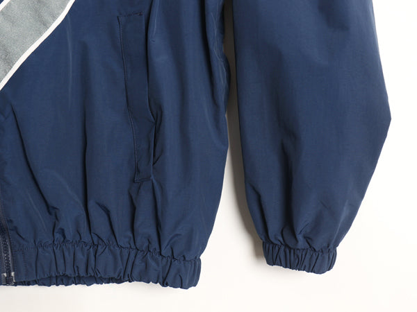 米軍実物 US AIR FORCE ナイロン トレーニング ジャケット MEDIUM SHORT / 2010年製 ミリタリー エアフォース 軍物 ジャンパー ブルゾン 青