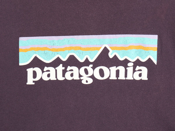 パタゴニア ロゴ プリント 半袖 Tシャツ レディース M アウトドア 18年製 オーガニック コットン カットソー グラフィック フィッツロイ 紫