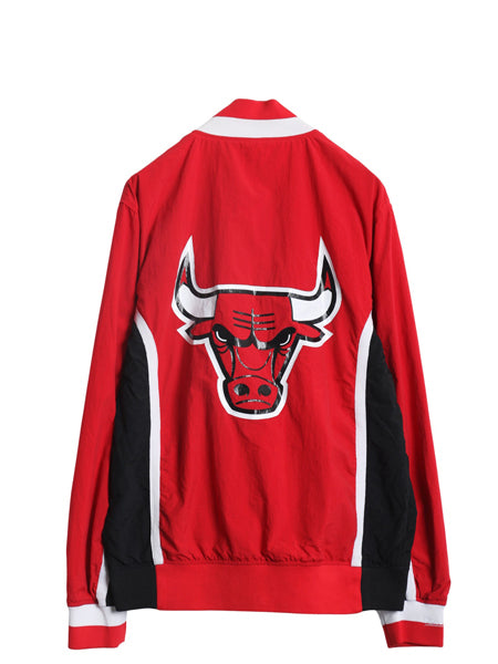 ブルズ ナイロン ウォームアップ ジャケット メンズ M NBA オフィシャル ミッチェルアンドネス スタジャン ジョーダン バスケ ブルゾン 赤