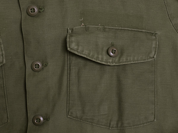 70s 米軍実物 US ARMY コットン サテン ユーティリティ シャツ XL 74年製 ヴィンテージ OG107 シャツ袖 4th 軍物 ミリタリー 大きいサイズ