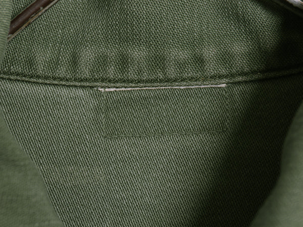 70s 米軍実物 US ARMY コットン サテン ユーティリティ シャツ S 程/ 73年製 ヴィンテージ OG107 シャツ袖 4th 軍物 ミリタリー ワッペン