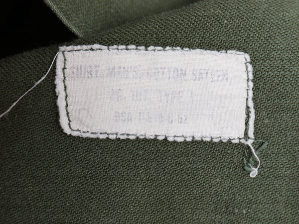60s 米軍実物 US ARMY コットン サテン ユーティリティ シャツ M 程/ ヴィンテージ 62年製 1st 後期 筒袖 ミリタリー OG107 ワッペン付き