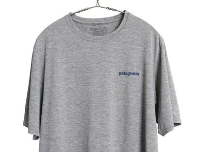 パタゴニア キャプリーン 波タグ プリント 半袖 Tシャツ メンズ M / 21年製 アウトドア ストレッチ トップス カットソー バックプリント 灰