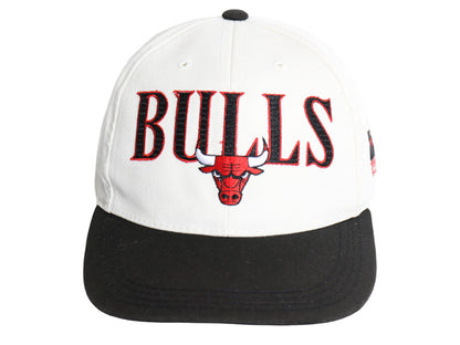 90s SPORT SPECIALTIES BULLS 刺繍 ベースボール キャップ フリーサイズ / 帽子 オールド NBA バスケ キャラクター ワンポイント ツートン