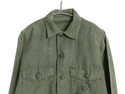70s 米軍実物 USMC コットン サテン ユーティリティ シャツ M 程/ 72年製 ヴィンテージ OG107 シャツ袖 3rd 軍物 ミリタリー 海兵隊 カーキ