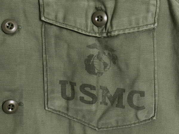 70s 米軍実物 USMC コットン サテン ユーティリティ シャツ M 程/ 72年製 ヴィンテージ OG107 シャツ袖 3rd 軍物 ミリタリー 海兵隊 カーキ
