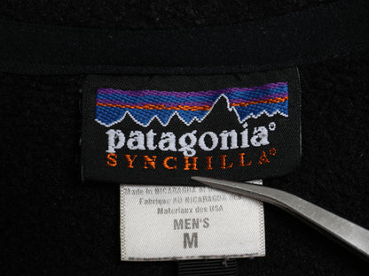 パタゴニア シンチラ フリース ベスト メンズ M 古着 10年製 アウトドア ハイネック フルジップ ノースリーブ 前開き 重ね着 黒 シンプル