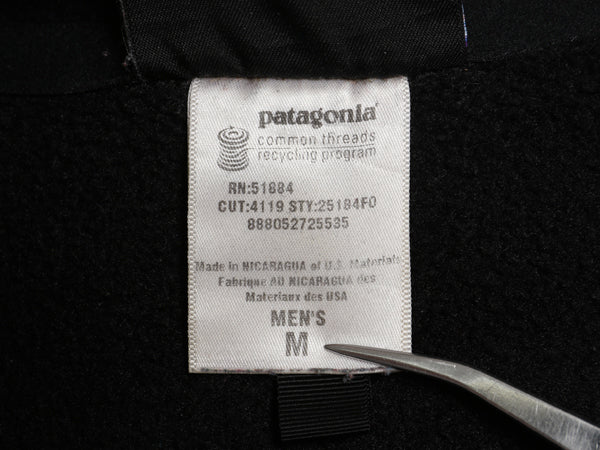 パタゴニア シンチラ フリース ベスト メンズ M 古着 10年製 アウトドア ハイネック フルジップ ノースリーブ 前開き 重ね着 黒 シンプル
