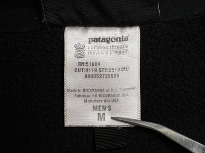 パタゴニア シンチラ フリース ベスト メンズ M 古着 10年製 アウトドア ハイネック フルジップ ノースリーブ 前開き 重ね着 黒 シンプル