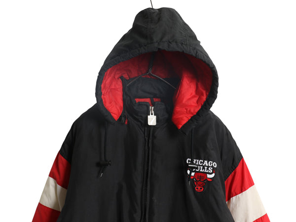 80s 90s ブルズ フード付き 中綿 ナイロン ジャケット メンズ L 古着 ヴィンテージ NBA オフィシャル スタジャン バスケ ロゴ7 ブルゾン 黒