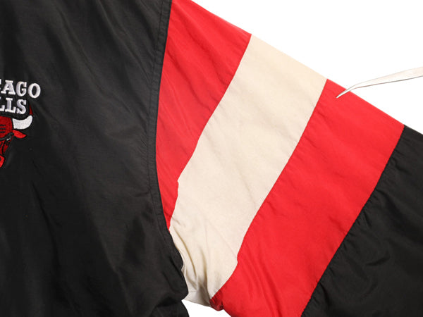 80s 90s ブルズ フード付き 中綿 ナイロン ジャケット メンズ L 古着 ヴィンテージ NBA オフィシャル スタジャン バスケ ロゴ7 ブルゾン 黒