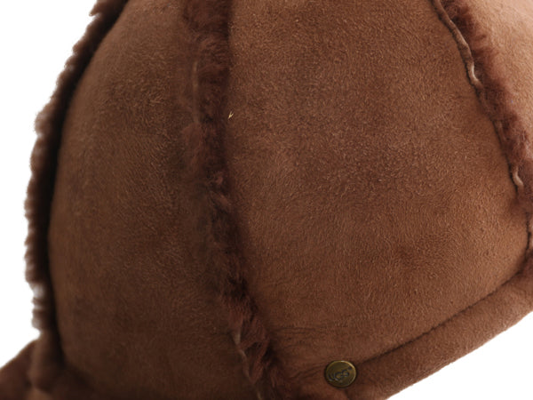 UGG シープスキン キャップ レディース S / 本革 レザー ムートン 帽子 ワンポイント シンプル 防寒 ボア 深め ハット もこもこ ブラウン