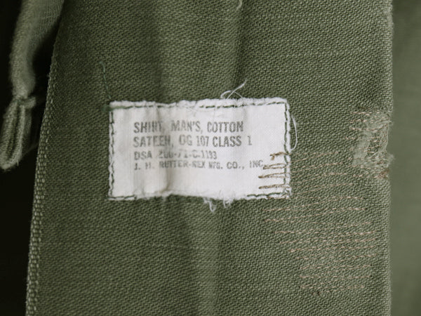 70s 米軍実物 US ARMY コットン サテン ユーティリティ シャツ M 程 ヴィンテージ 71年製 OG107 シャツ袖 3rd ミリタリー 軍物 オリーブ 