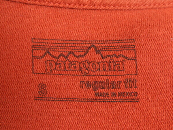 17年製 パタゴニア 両面 プリント 半袖 Tシャツ メンズ S 古着 Patagonia アウトドア P6 バックプリント オーガニック コットン テラコッタ