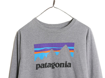パタゴニア プリント 長袖 Tシャツ メンズ М 古着 Patagonia アウトドア ロンT グラフィック ステッカー ロゴ ワンポイント クルーネック