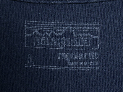 パタゴニア 両面 プリント 長袖 Tシャツ メンズ L 17年製 アウトドア ロンT ロングスリーブ P6 バックプリント ボックスロゴ カットソー 紺