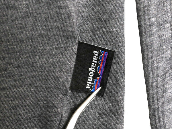 パタゴニア ヘンリーネック 長袖 Tシャツ メンズ М 古着 アウトドア ロンT ロングスリーブ カットソー インナー ワンポイント トップス 灰