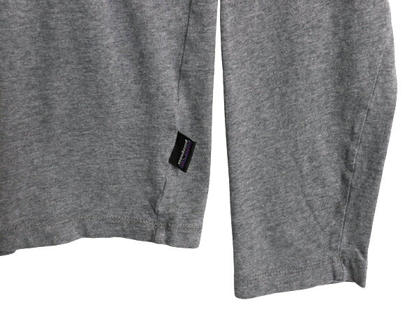 パタゴニア ヘンリーネック 長袖 Tシャツ メンズ М 古着 アウトドア ロンT ロングスリーブ カットソー インナー ワンポイント トップス 灰