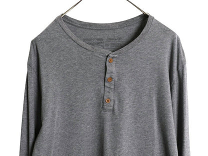 パタゴニア ヘンリーネック 長袖 Tシャツ メンズ М 古着 アウトドア ロンT ロングスリーブ カットソー インナー ワンポイント トップス 灰
