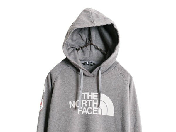 US企画 ノースフェイス プリント スウェット フード パーカー レディース M / The North Face プルオーバー トレーナー 限定 袖プリント 灰