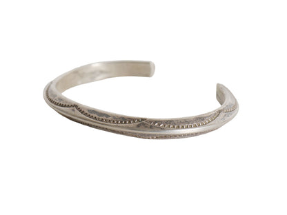 80s ~ ★ ナバホ TAHE インゴット シルバー トライアングル バングル / ヴィンテージ インディアン ジュエリー STERLING 銀 ブレスレット