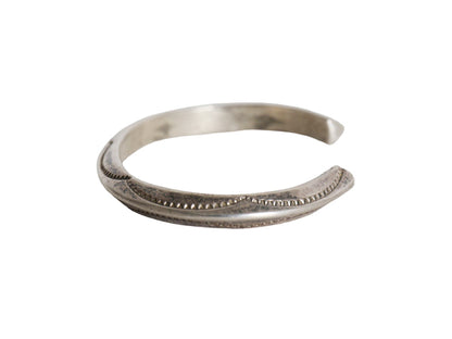 80s ~ ★ ナバホ TAHE インゴット シルバー トライアングル バングル / ヴィンテージ インディアン ジュエリー STERLING 銀 ブレスレット