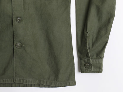 60s 米軍実物 US ARMY コットン サテン ユーティリティ シャツ S ヴィンテージ OG107 シャツ袖 1st ミリタリー 軍物 ワッペン付き オリーブ