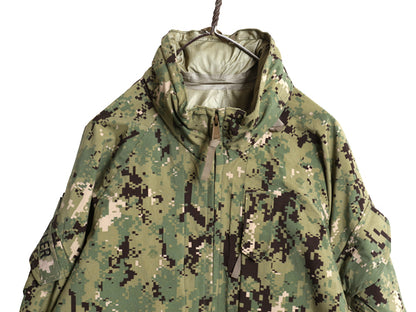 デッドストック 米軍実物 USN ネイビー ゴアテックス ジャケット MEDIUM SHORT 17年製 マンパ AOR2 ECWCS デジタル ウッドランドカモ 迷彩 