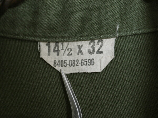 60s 米軍実物 US ARMY コットン サテン ユーティリティ シャツ メンズ S 程 ヴィンテージ ミリタリー 軍物 筒袖 3rd OG107 アーミー カーキ