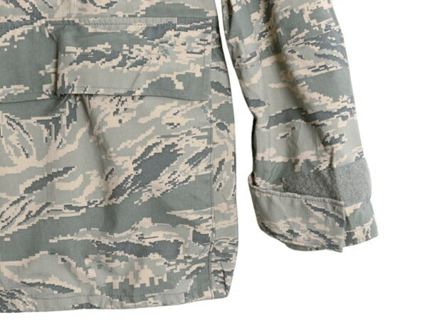 14年製 米軍実物 APECS デジタル タイガーカモ 迷彩 ゴアテックス ジャケット MEDIUM REGULAR 古着 軍物 ミリタリー USAF ABU エアフォース