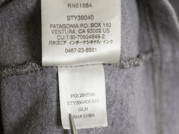 パタゴニア プリント 長袖 Tシャツ メンズ L 古着 17年製 アウトドア ロンT ロングスリーブ P-6 グラフィック ショップ ステッカー グレー