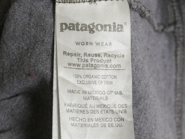 パタゴニア プリント 長袖 Tシャツ メンズ L 古着 17年製 アウトドア ロンT ロングスリーブ P-6 グラフィック ショップ ステッカー グレー