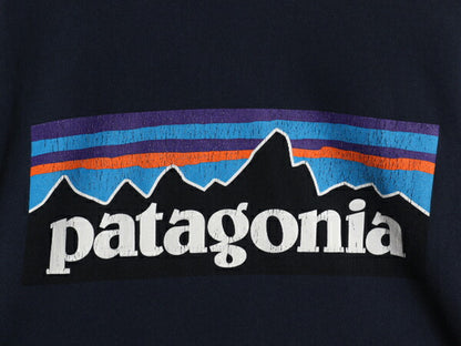 パタゴニア 両面 プリント 長袖 Tシャツ メンズ S / 古着 17年製 アウトドア ロンT ロングスリーブ ロゴT P6 バックプリント カットソー 紺