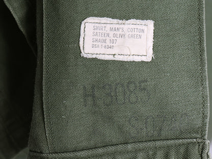 60s 米軍実物 US ARMY コットン サテン ユーティリティ シャツ M ヴィンテージ OG107 シャツ袖 1st ミリタリー 軍物 ワッペン付き オリーブ