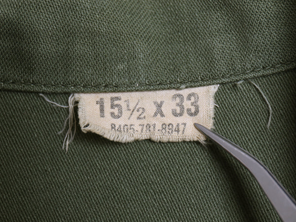 60s 米軍実物 US ARMY コットン サテン ユーティリティ シャツ M ヴィンテージ OG107 シャツ袖 1st ミリタリー 軍物 ワッペン付き オリーブ