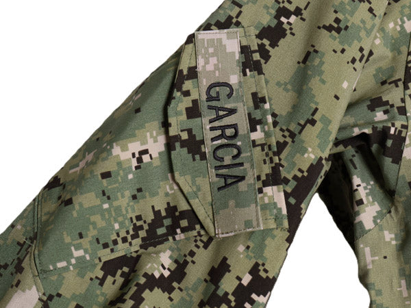 デッドストック 米軍実物 USN ネイビー ゴアテックス ジャケット X-SMALL X-SHORT 17年製 AOR2 ECWCS デジタル ウッドランドカモ 迷彩 軍物