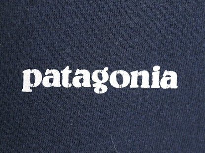 18年製 パタゴニア 両面 プリント 半袖 Tシャツ メンズ S / 古着 Patagonia アウトドア フィッツロイ P6 ボックスロゴ バックプリント 紺