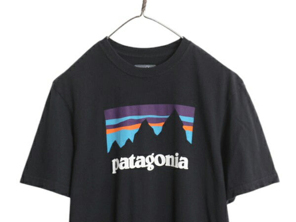 USA製 パタゴニア プリント 半袖 Tシャツ メンズ XS 17年製 アウトドア グラフィック アート イラスト ステッカー カットソー シンプル 黒