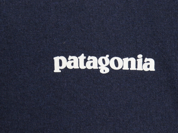 パタゴニア 両面 プリント 半袖 Tシャツ メンズ XL 古着 18年製 アウトドア P6 ボックスロゴ バックプリント クルーネック 大きいサイズ 紺