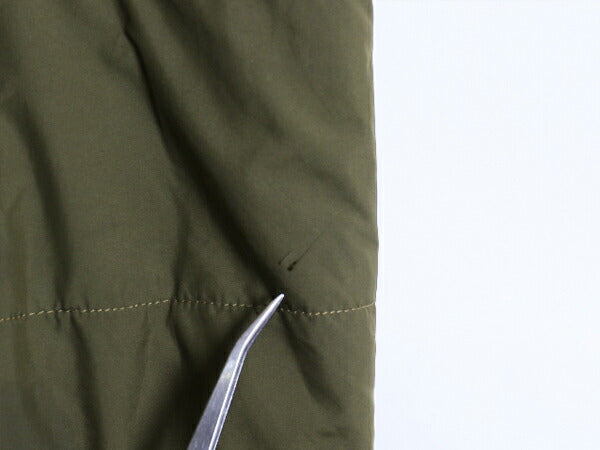 ノースフェイス 中綿 ナイロン ジャケット メンズ S 古着 The North Face フルジップ ブルゾン アウトドア ハイネック ワンポイント カーキ